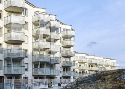 Famnen, Flatås